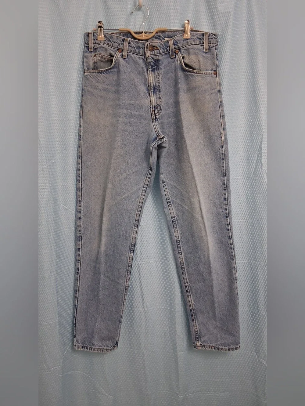 Vintage Orange Tab 550 Levi's Straight-Leg Jeans in Light Blue Denim